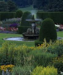 Norah Lindsay S Welsh Hats Gardens Of The World British Garden Garden History