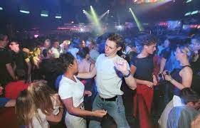 Over 100,000 english translations of french words and phrases. Pourquoi Les Grandes Discotheques Francaises Sont En Plein Declin