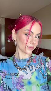 Y2K Hairstyle Tutorial: Safety Pin Updo