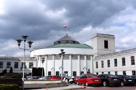 Chamber of the parliament of poland. Kto Jest Poslem Od 1989 R Kaczynski Niesiolowski I Dziuba Trzech Niezniszczalnych