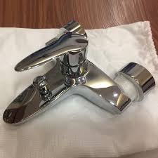 Beli perlengkapan kamar mandi harga murah lengkap ada shower, handle bathup stailess, tempat sabun, kapstok double hand kran, wastafel dll, kondisi baru maupun bekas bisa di cicil. Jual Keran Shower Bathtub Kran Kamar Mandi Air Panas Dingin Terbaru Juni 2021 Blibli