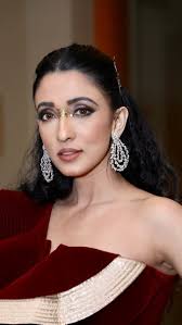 This celebrity spotlight is a little bit of a throwback, we're talking  about ISHA AMBANI PIRAMAL'S stunning Uncut Diamond Necklace 💎