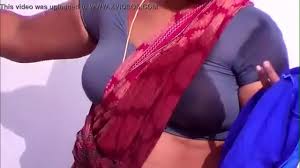 Aunty in blouse paticoat - XNXX.COM