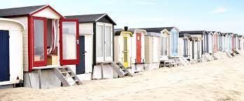 Viele ferienhäuser liegen direkt hinter den dünen. Die 8 Schonsten Strandhauser In Holland 2021 Am Meer