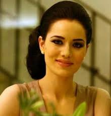 Fahriye evcen (necla) resimleri yaprak dökümü. Fahriye Evcen Yaprak Dokumu