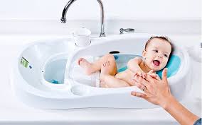 Wondering what your baby needs in hospital? The Best Baby Bath Tubs In India For Your Little One