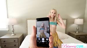 تطلب العاهرة من أخيها التقاط صور لإثارة غيرة زوجها السابق ، لكنها تريد فقط  الديك الضخم لأخيها داخل كسها الخالي من الشعر - Family Sex Video - مجموعة  أفلام سكس مجانية- djav