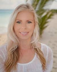 Melissa Paramo's Instagram, Twitter & Facebook