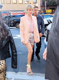 The singer stepped out in nyc, flanked by her full squad, dressed in a look that heralds the halloween spirit: Taylor Swift Sexy Shoes Popsugar Fashion