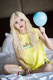 Maybe you would like to learn more about one of these? Loona Jinsoul Blonde South Korean Girl Kpop Girls Hd Wallpaper Peakpx