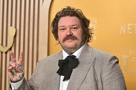 Watch Steven Tyler Teach Stephen Colbert Microphone Stand Technique