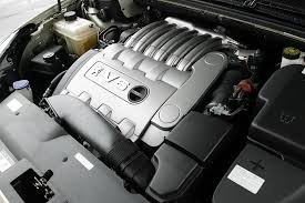 If a new truck purchase is in your future, your biggest decision might be choosing between a v6 or a v8 engine. Datei Peugeot 407 V6 Engine Jpg Wikipedia