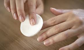 One said his room smelt like a dead soggy mouse while another said their bedroom was practically uninhabitable. Doctors Reveal What Different Illnesses Smell Like Daily Mail Online