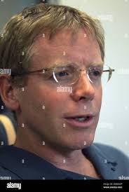 KRT BUSINESS STORY SLUGGED: EMAIL KRT PHOTOGRAPH BY GERALD S.  WILLIAMS/PHILADELPHIA INQUIRER (June 2) Morgan Lewis, attorneys Heidi  Hertzog, left, and Elizabeth Mathew, right, do some paper document reviews  to identify relevant