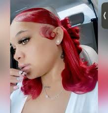 Female hairstylist for bombshell haircut in Gulfgate area?