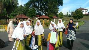 Panduan ini akan memberikan informasi lengkap seputar sekolah menengah kejuruan (smk) mulai dari bidang dan jurusan yang ada di dalamnya, persiapan kuliah untuk anak smk, hingga apa yang harus dilakukan bagi lulusan smk yang ingin terjun langsung di dunia kerja. Sekolah Menengah Agama Persekutuan Kajang Facebook
