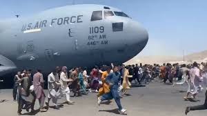 There were desperate scenes at kabul airport as thousands attempt to flee following the taliban takeover. Uc2xyspgskfjkm