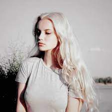 The top of the hair looks to be more of a natural shade while the bottom is a brighter and whiter get great blonde advice from a legend. Icho Character Board Character Inspiration Oc Writing Writing Quotes Prompts People Characters Empathi White Blonde White Blonde Hair Long Hair Styles