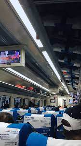 10 tahun sudah berlalu,insiden mengerikan tentang kehancuran kota seoul,karna wabah mengerikan yang menyerang kota indah itu kembali terjadi menghancurkan kota busan apa takdir akan membiarkan sowon. Train To Busan Perjalanan Kereta Api Fotografi Foto Wisata