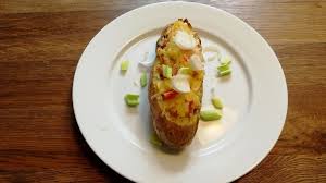Kleine abweichungen davon sind kein problem, allerdings sollten die kartoffeln nicht in direkter sonneneinstrahlung liegen. Gefullte Grillkartoffel Aus Dem Airfryer Xxl Von Philips So Lecker Kann Gesund Sein Steinerprinzip