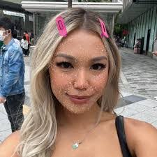 Elaine Wu's Instagram, Twitter & Facebook