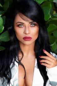 Rebecca Amy's Instagram, Twitter & Facebook