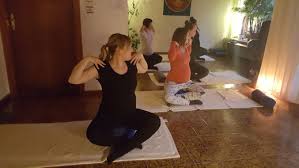 Es gibt einiges zu beachten. Yoga Fur Schwangere Yogahausohzs Webseite