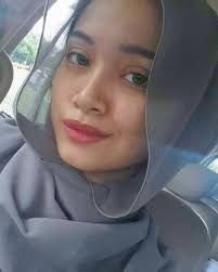 Drama ini ditulis oleh sofia j rhyland dan mula disiarkan pada 26 disember 2018 di tv3 melalui slot lestary. Biodata Yuna Rahim Pelakon Baru Drama Aku Cinta Dia Slot Lestary Tv3