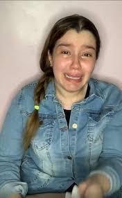 ألقت قوات الأمن التابعة لمباحث القاهرة القبض على حنين حسام المعروفة بفتاة التيك توك، وذلك بعدما قضت محكمة جنايات القاهرة. Ntxfkejzplcwmm