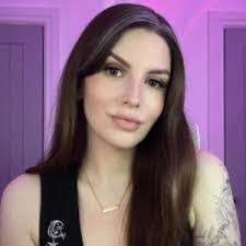 Veronica Easter's Instagram, Twitter & Facebook