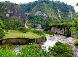 Sedangkan saat weekend dan hari libur, harga tiket masuk sebesar rp.15.000, harga tersebut sudah termasuk biaya asuransi. 39 Tempat Wisata Di Bukittinggi Terbaru Hits 2021