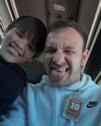 Hoje se fazem 11 anos des do dia que a minha vida tomou um rumo diferente.  A maior benção do mundo nasceu para mudar completamente a minha vida. Hoje  está completando 11