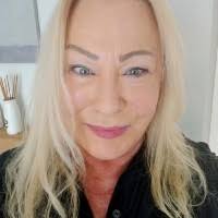 20+ "Melanie Cartwright" profiles