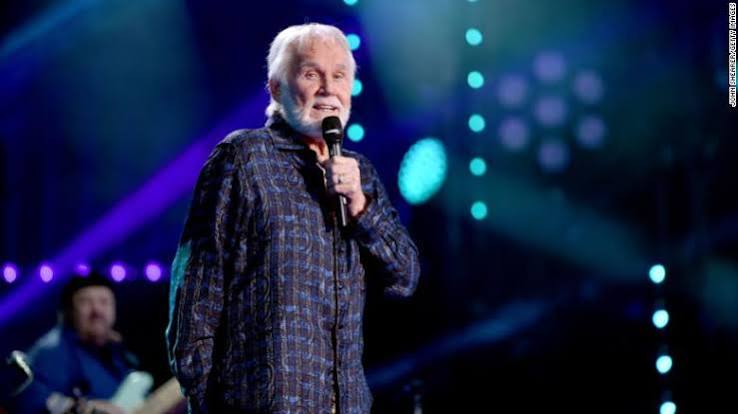 Huyền thoại nhạc đồng quê Mỹ Kenny Rogers qua đời ở tuổi 81