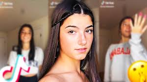 Charlie D Amelio Wiki Biography Bio Age World S First To Hit 100 Million Followers On Tiktok
