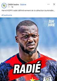 Sauce feuille et poulet fumé et riz grillé