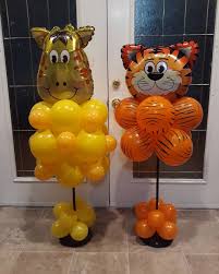 What a fun theme for a first birthday party. Madagascar Drive Thru First Ribbon S Creative Balloons Facebook