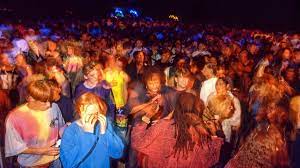 To rave) is an organised dance party at a warehouse, forest, cave or other private property or public space, typically featuring performances by djs. Party Like It S 1990 The Return Of The Rave Financial Times