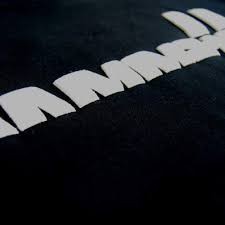 Als je opzoek bent naar houten balken zal het je opvallen dat er veelal gebruik gemaakt wordt van vuren hout. Rammstein T Shirt Weisse Balken Rammsteinshop