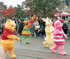 Disneyland Paris Octobre 2015 Winnie Porcinet Et Coco Lapin Dinosaur Stuffed Animal Pooh Bear Animals