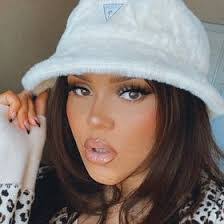 Nicole Manriquez's Instagram, Twitter & Facebook