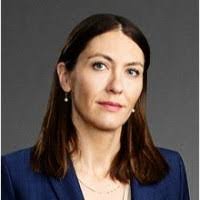 Sara Bradshaw's Instagram, Twitter & Facebook