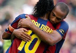 Kami melihat yang paling aneh, diambil selama sesi foto iklan untuk merek es krim brasil. Pin On Fc Barcelona