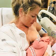 It's #worldbreastfeedingweek and August is Breastfeeding Awareness Month,  and another time for me to remind you, Mama, that you're doing it right,  whatever that is for you. I'm so thankful for all