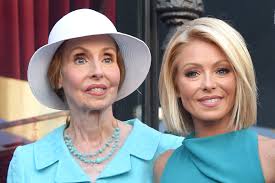 Kelly ripa, mark consuelos and their three children joined extended family for a trip to italy and kelly ripa made sure daughter lola consuelos liked the photo she chose for her instagram birthday. Kelly Ripa And Her Mom Look Exactly Alike In These Throwback Photos