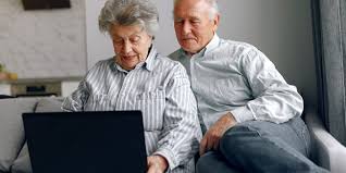 Les cours d'informatique, smartphones et tablettes gratuits pour tous ! Ordinateur Ou Tablette Ou Et Comment Apprendre Quand On Est Senior