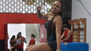 A ginasta brasileira rebeca andrade, de 22 anos, se classificou na manhã deste domingo (25) em três finais da ginástica artística nas olimpíadas de tóquio, disputada no centro de ginástica de ariake. Ginasta Do Flamengo Rebeca Andrade Festeja Sucesso No Solo Ao Som Do Funk Baile De Favela Esporte O Dia