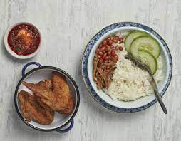 Resepi sambal nasi lemak ini saya pelajari dari lisa tuan punya nasi lemak layan yang memang terkenal. Recipe How To Make Nasi Lemak With Fragrant Coconut Rice Her World Singapore