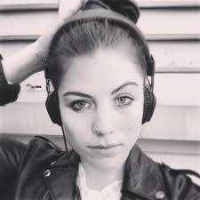 Anna Nero's Instagram, Twitter & Facebook