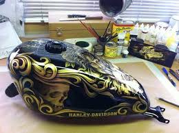 Black And Gold Motorcycle Paint Jobs Pin By Brian Wiirre On Airbrush In 2020 Motorcycle Painting Custom Paint Motorcycle Motorcycle Tank
